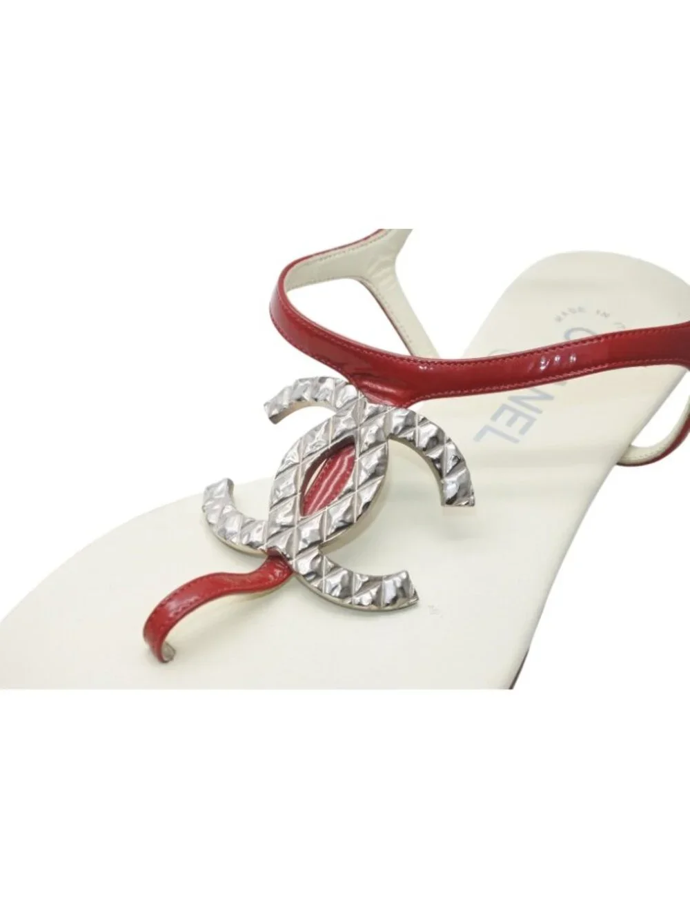 Chanel Thong Sandals CC Logo Patent Leather Red Ivory